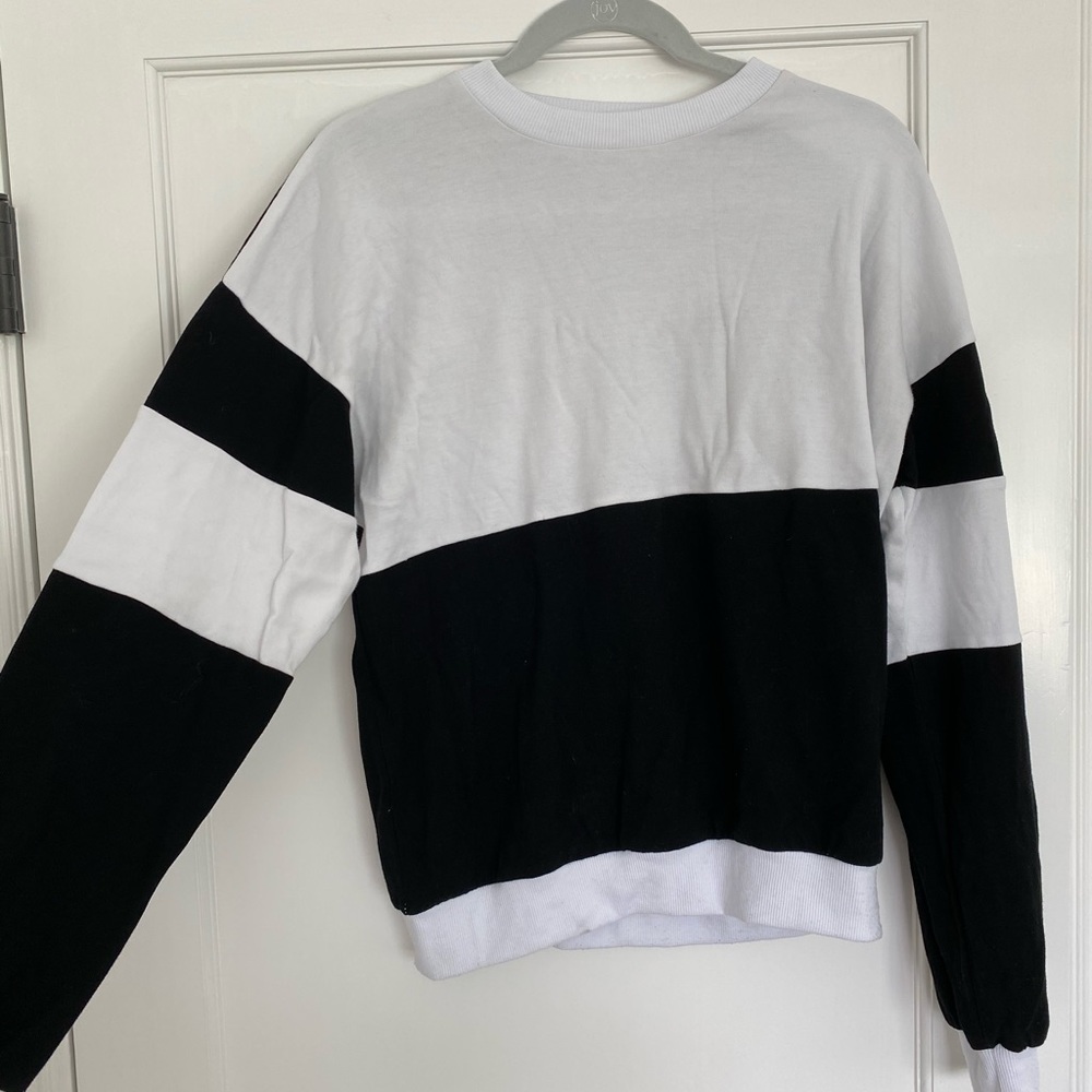 Emma & Sam black and white long sleeve